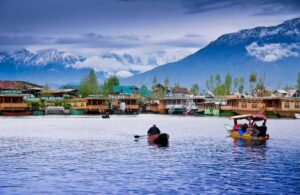 Experiencing the Charm of Popular Tourist Destinations