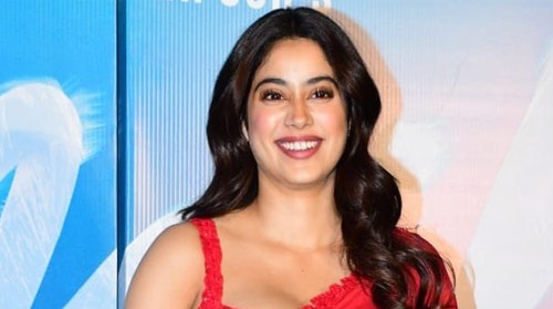 Janhvi Kapoor’s Health Scare: Hospitalized for Food Poisoning