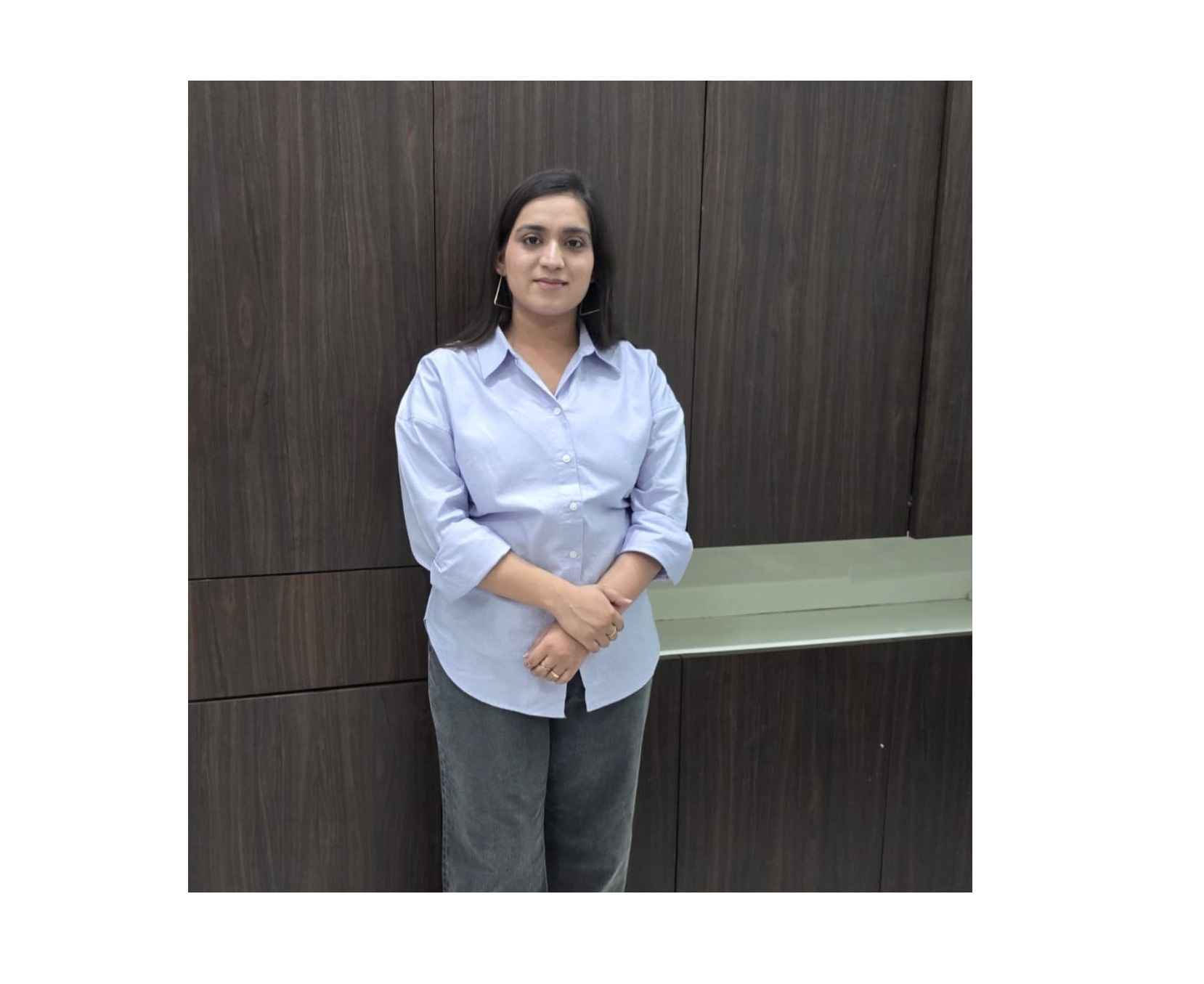 Nisha — Empowering Professionals Through LinkedIn Personal Branding and Content Excellence